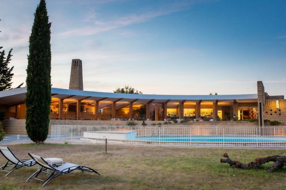 Les Cabanettes Hotel Arles Exterior foto